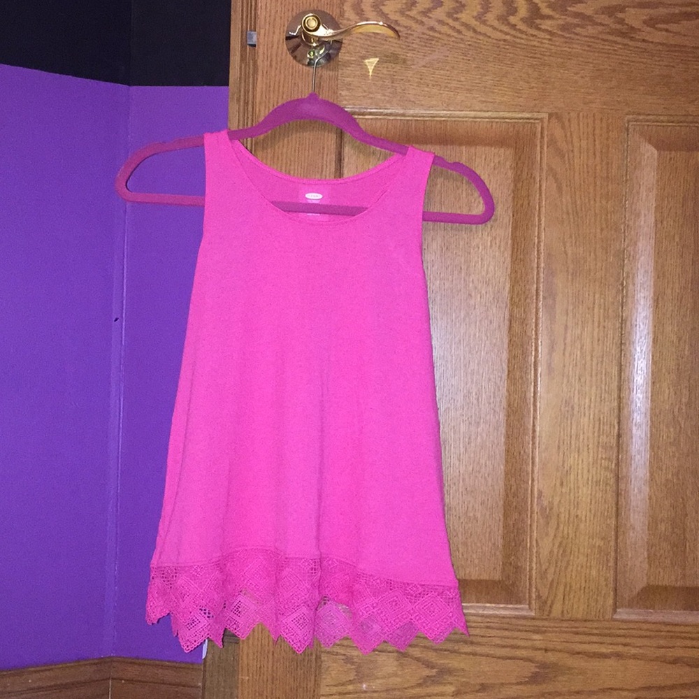 pink top!!